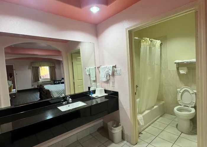 Raintree Inn And Suites Houston