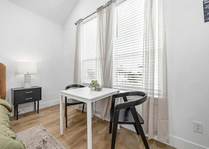 The Right Studio @ East Downtown Houston