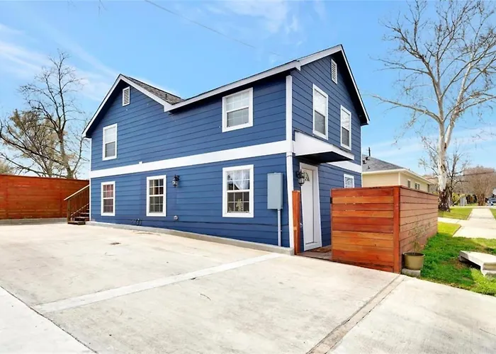 The Gawdy Den With Fast Wifi 2 Minutes From Downtown Houston! Apartment