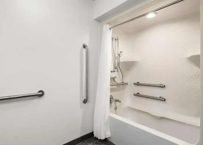 Ramada By Wyndham Houston Westchase Hotel