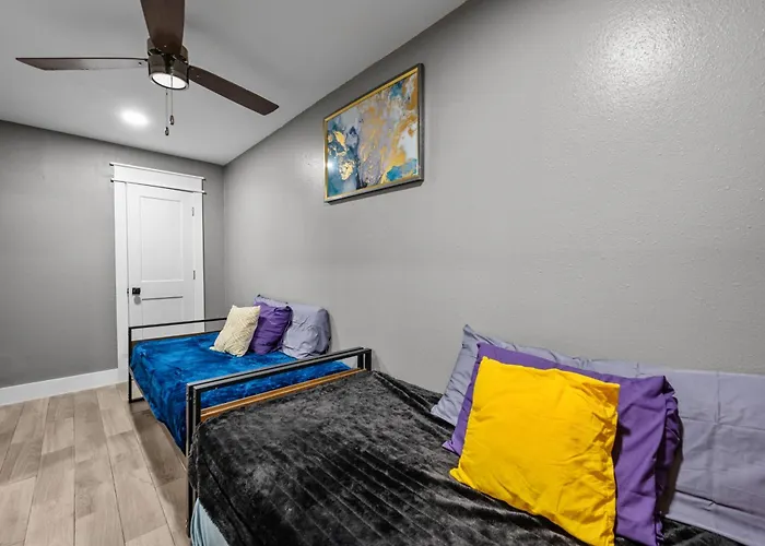Serene Heights Oasis With Pool Houston