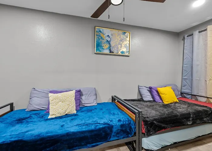 Serene Heights Oasis With Pool Houston