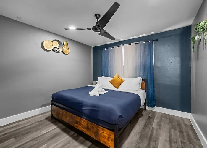 Stylish 2-Br Getaway In Heights With Pool Apartment Houston