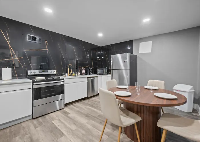 Classy And Chic 2Br Home Near Galleria Houston