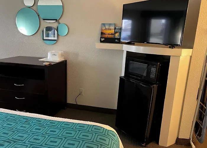 Howard Johnson By Wyndham Houston Heights/Downtown