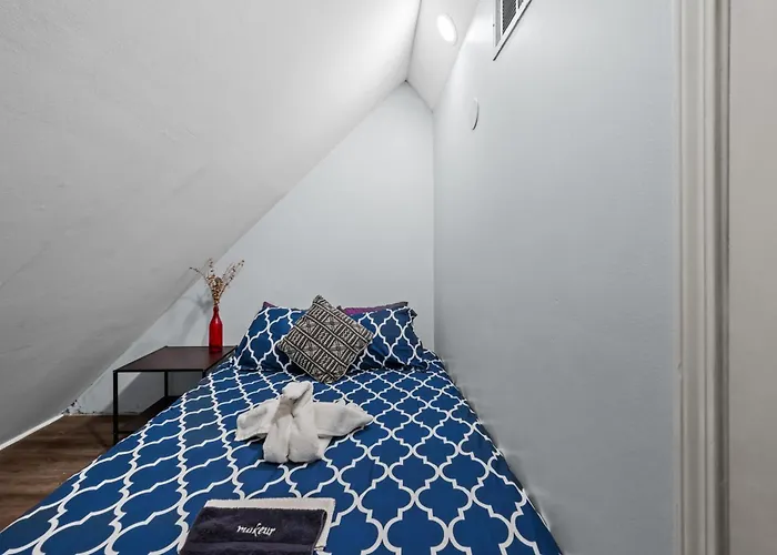 Boho-Inspired Haven With Free Park Apartment Houston