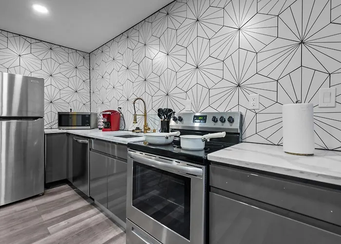 Elegant 2Br Apt Near Med Center With Free Park Houston