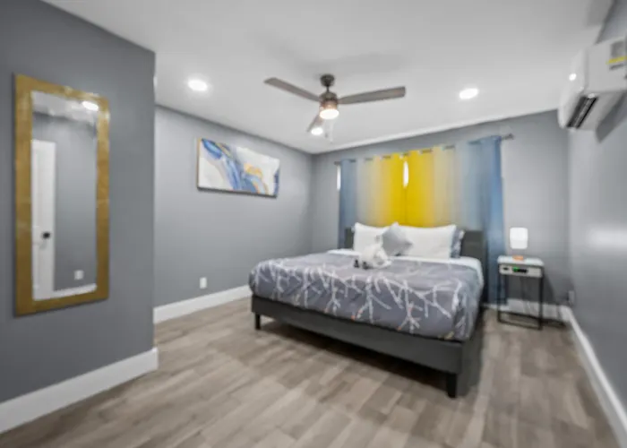 Comfortable 2Br Uptown Escape With Free Park Houston