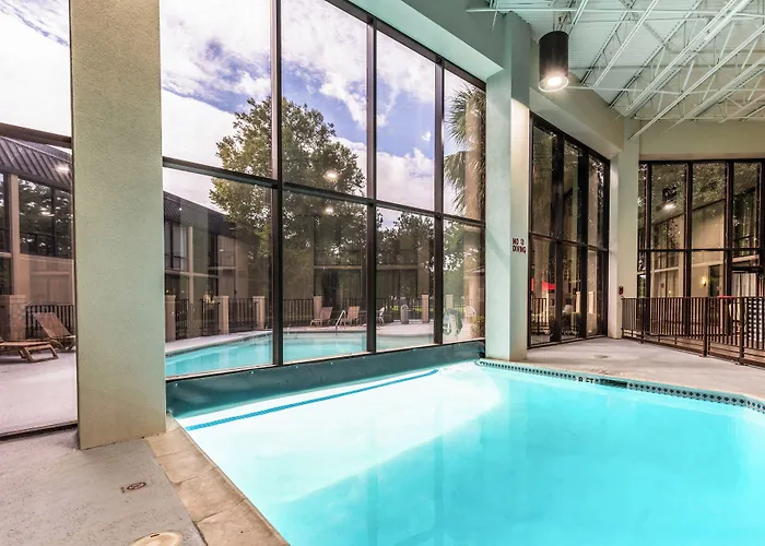 Red Roof Inn Plus & Suites Houston - Iah Airport Sw