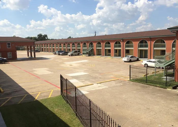Select Inn And Suites Houston