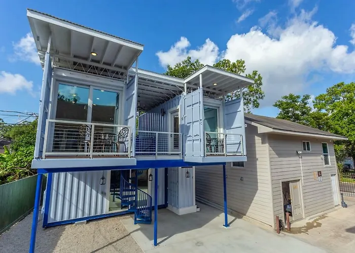 East Downtown Micro-Luxe Container Living Pod #9 Apartment Houston